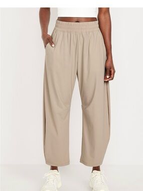 Old Navy High-Waisted SleekTech Barrel Ankle Pants Savanna Grass Grass | L Tall